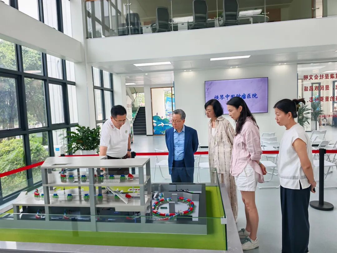 20251106211627_f1610b.jpg 2-250Z2095Z6217.jpg